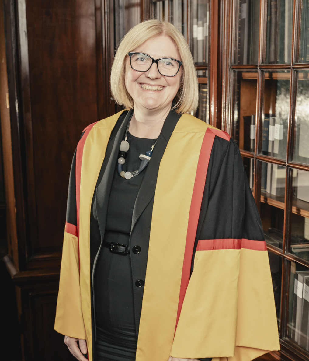 Dr Morven McElroy